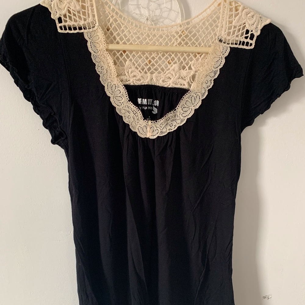 🔥 3/$20 Black and White Lace Blouse